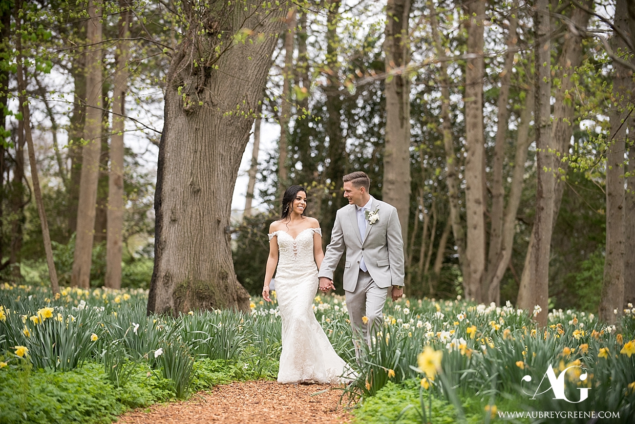 spring wedding at blithewold mansion